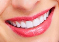 Bọc răng sứ bị ê buốt – Nguyên nhân từ đầu, giải pháp khắc phục là gì?